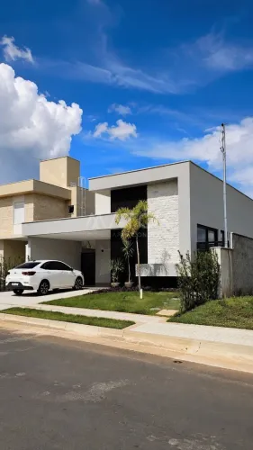 Casa térrea à venda, 195m, 3 suites plenas, Jardins Nápoles, Senador Canedo