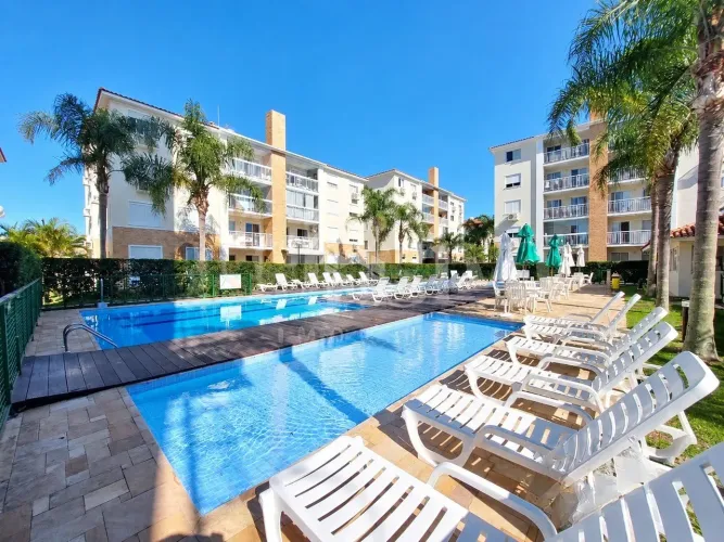 Apartamento Garden com sacada ampliada em Capoeiras