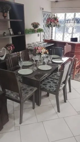 MESA COM 6 CADEIRAS 899,99
