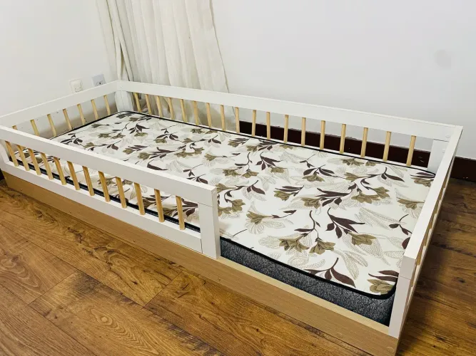 Cama infantil de chão montessoriana com colchão 