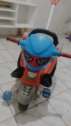Carrinho de passeio semi novo