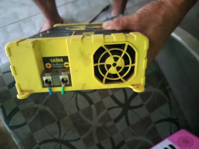 Fonte usina para som automotivo 