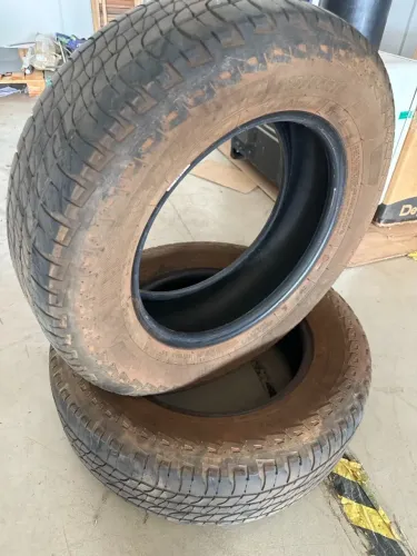 Par Pneus Michelin LTX Force 215/65 R16 - Bom Estado