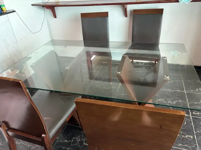 Vende-se jogo de jantar 6 lugares