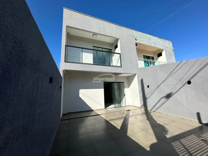 Sobrado mobiliado com 2 suítes disponível para locação no Bairro Itacolomi em Balneário Pi