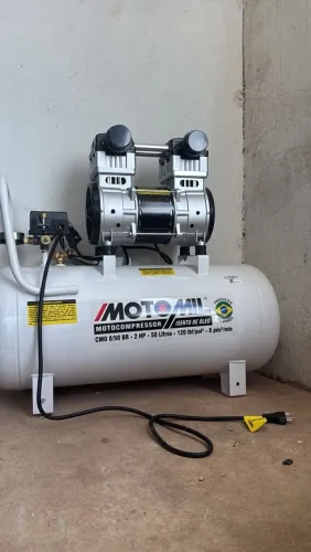 Autoclave 50 L 6 meses de uso . Com toda fiação de drenagem