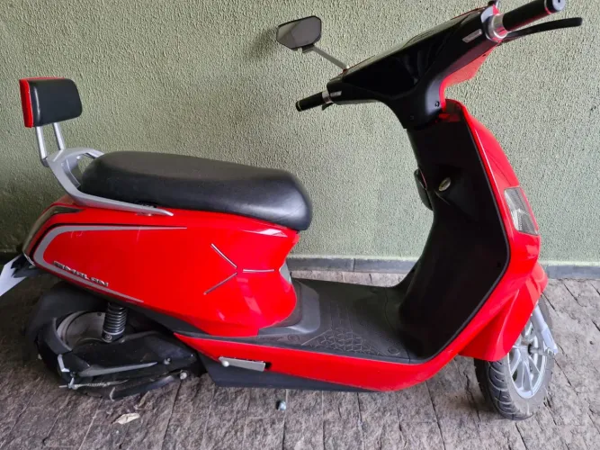 Moto scooter Aima 2024