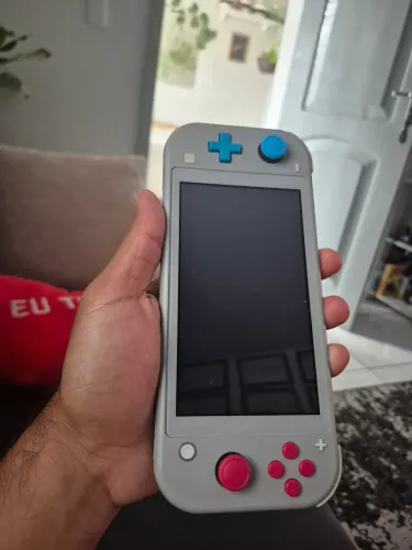 Nintendo switch lite edição pokémon sword e shild leia a descrição