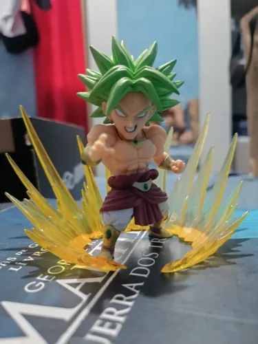 Action Figure Broly Super Saiyajin (Chibi) - Dragon Ball Colecionável