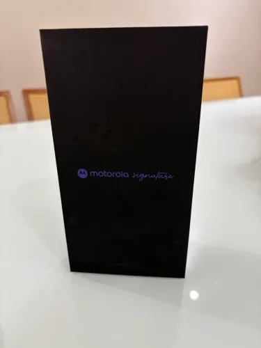 OFERTA IMPERDÍVEL- MOTOROLA SIGNATURE - NOVO NA CAIXA (LACRADO) VERDE OLIVA 512Gb