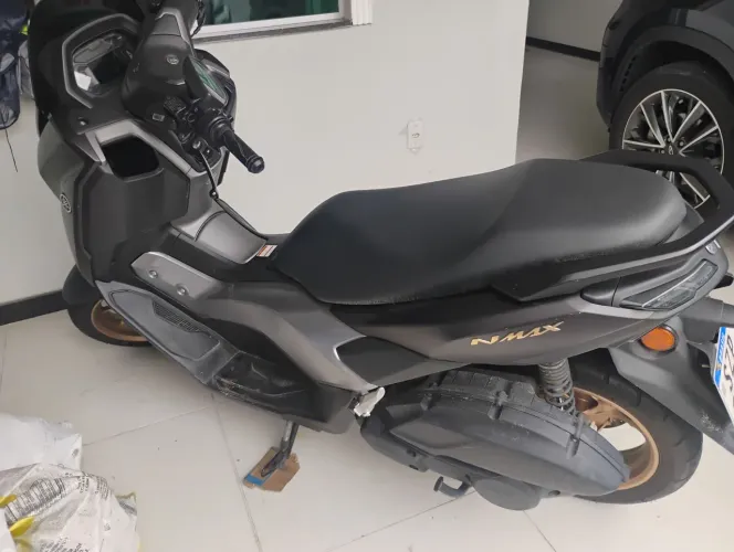Vendo YAMAHA Nmax Semi nova 2025