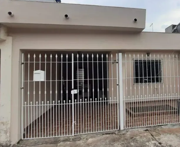 Imóvel para aluguel com 70 metros quadrados com 2 quartos, sala, cozinha, ban e garagem