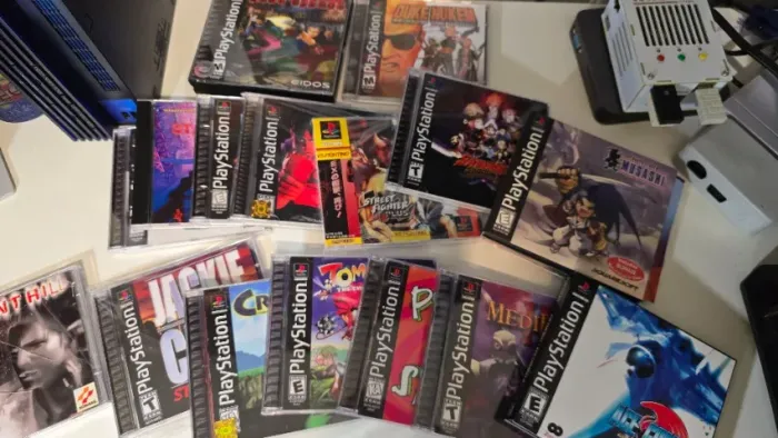 Lote 17 jogos prensados completos de PlayStation PS1 (todos com caixa, encarte, manual)