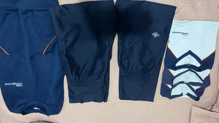 Uniforme Feminino Colégio Chromos