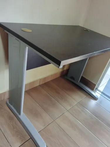 Mesa de estudos (mdf e ferro)