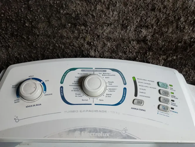 Máquina 15kg bastante tempo de uso