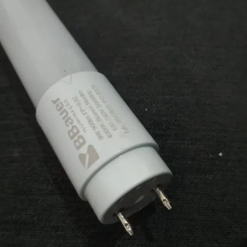 Lâmpada tubular de LED (10 reais a unidade, 30 no estoque)