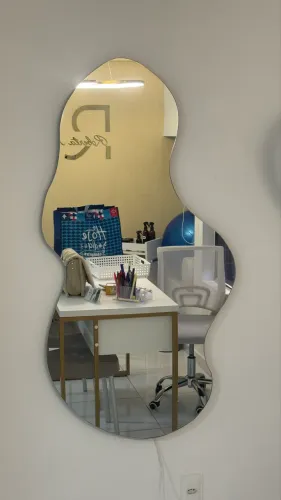 Espelho orgânico moderno com LED