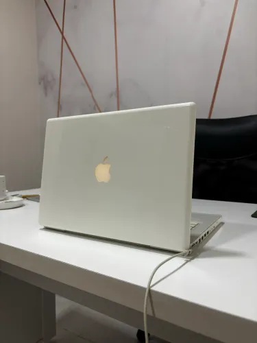 Vendo MacBook branco