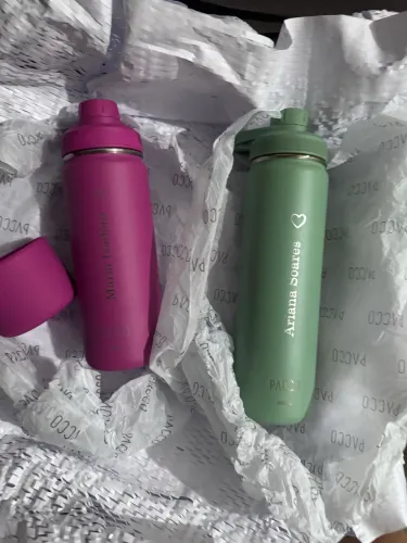 Garrafas da Pacco personalizadas.