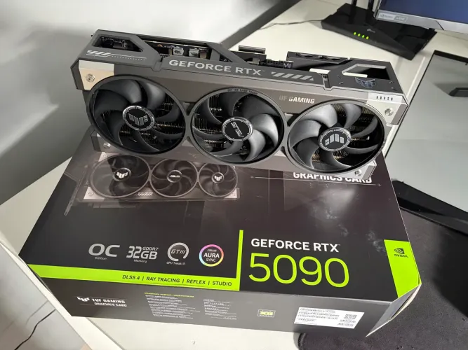 Placa de vídeo Rtx 5090 Asus Tuf oc 32gb