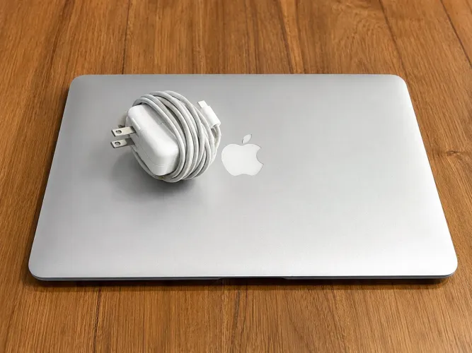 MacBook Air Retina 13? 2018 i5 8GB SSD 256GB