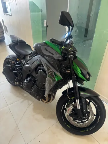 Vendo Kawasaki Z1000 R edition