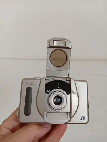 Camera kodak analógica funcionando 