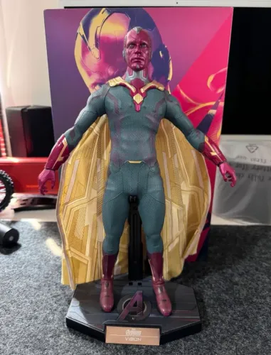 Hot Toys Vision MMS296 - Avengers Age of Ultron - 1/6 (Estado de Novo)