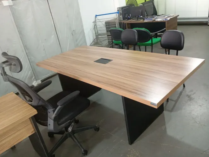 MESA GRANDE 2.00X90CM 40MM SEM GAVETAS 1.299.00 QUALIDADE *