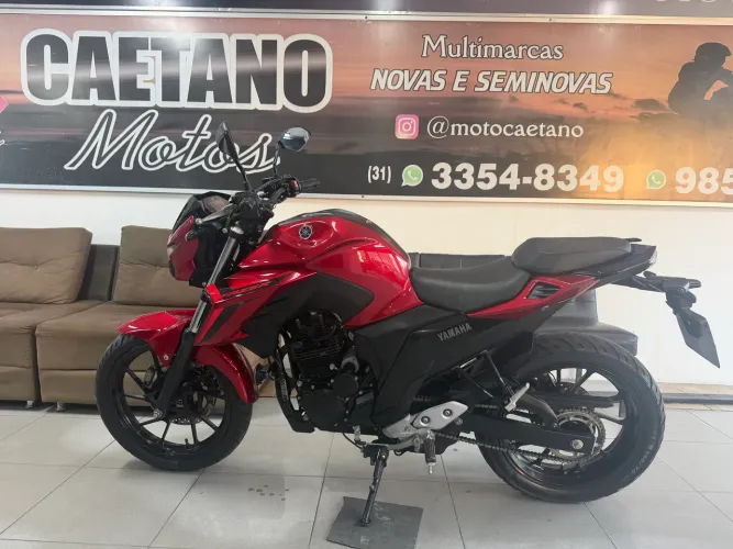 FZ 25 Fazer 250 por apenas 21X 1.130,00 no cartão de crédito e 3.000,00 de entrada