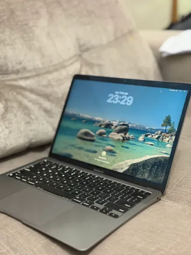 MacBook Air M1 2020 8/256g