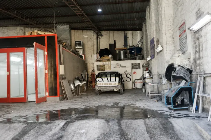 Galpão á venda com 300 m² - Bairro Concórdia