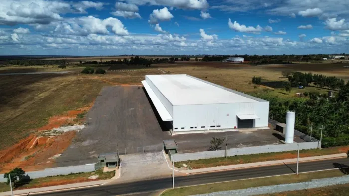 Galpão Logístico para locação com 9000m² pé dir 11 mts, cobertura com 30 docas, pátio de e