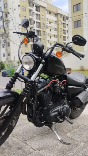 Harley Davidson 883 impecável