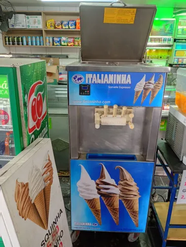 Vendo Máquina de sorvete Italianinha 220 v 