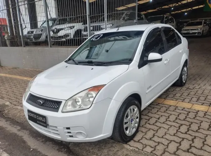 Ford Fiesta Sedan 1.0 8V Flex 4P 2010