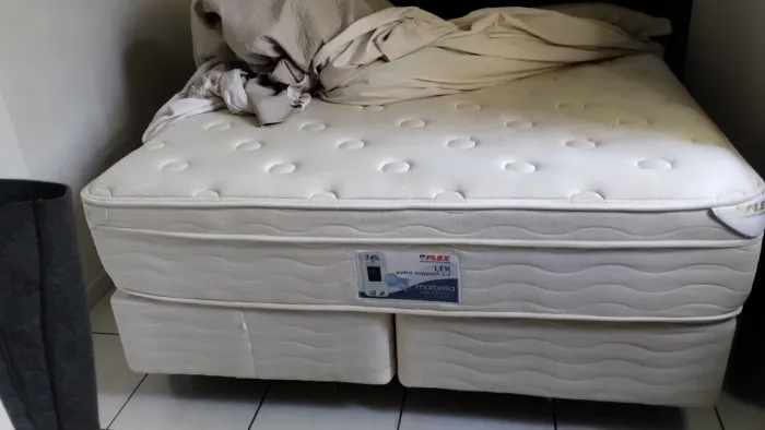 Vendo Cama Box Casal