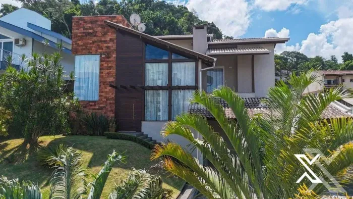 Casa com 3 dormitórios à venda por R$ 3.100.000,00 - Vila Nova - Blumenau/SC