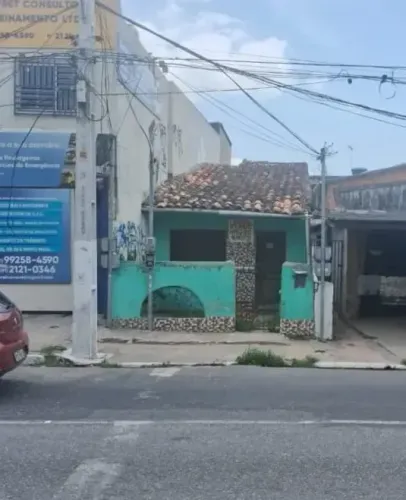 Casa térrea med. 4x64 na Av. Senador Lemos próx. a Av. Dr. Freitas
