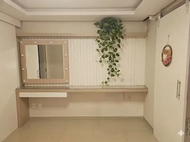 Penteadeira camarim com luzes, espelho, bancada, gaveta e painel ripado