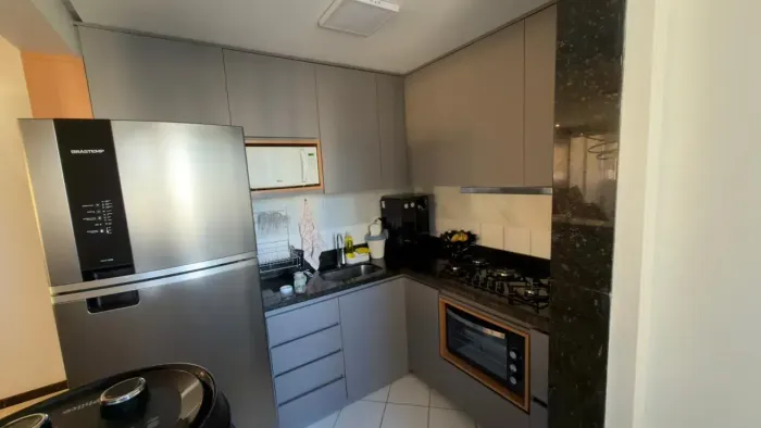 Apartamento no Residencial Gilberto Guimarães. Com 3 qrts, sendo 1 suíte, 2 vagas de garag