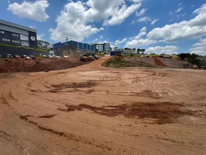 Terreno à venda, 15000 m² por R$ 13.500.000,00 - Laranjeiras - Caieiras/SP