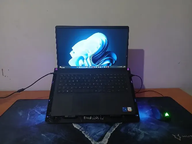 INSPIRON 15 3530 i5 1334u, 16gb ram, intel iris xe graphics, tela de 120hz