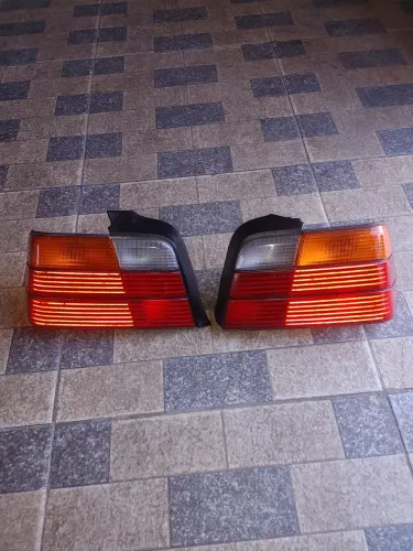 Par de lanternas bmw 318 antiga seda
