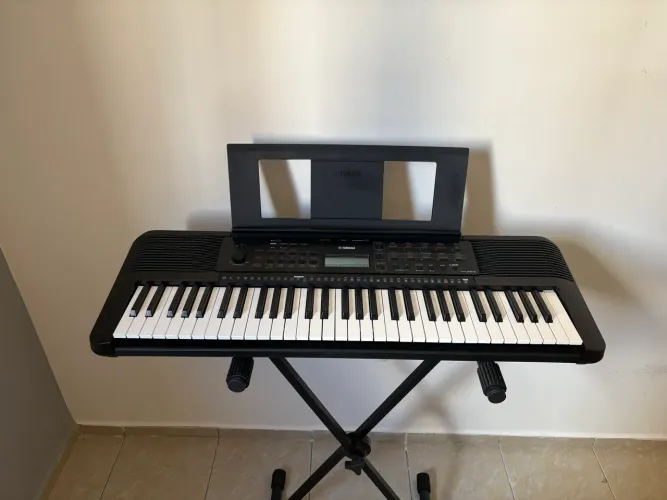 Teclado Yamaha PSR-E273
