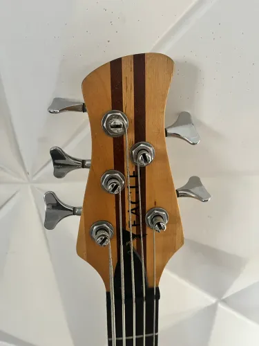 Contrabaixo Eagle EGB500 5 cordas 