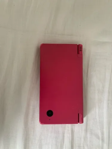 Vendo Nintendo Dsi rosa com câmera, carregador e 5 jogos!