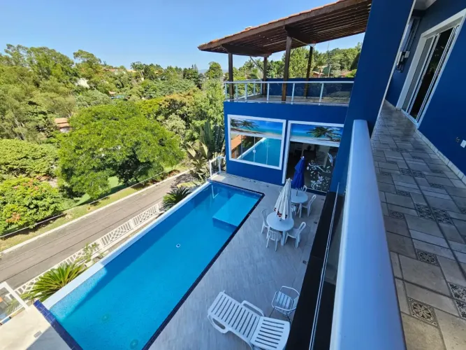 Casa de condomínio para venda tem 320 metros quadrados com 3 quartos em Granja Caiapiá - C