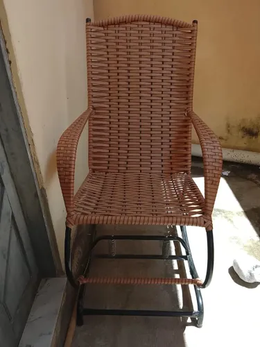 Cadeira de balanço nova